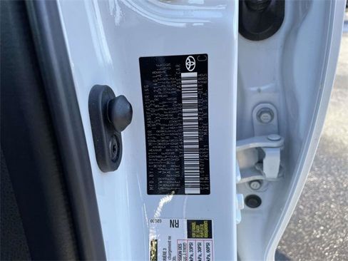 Certified 2024 Toyota Corolla SE image 32