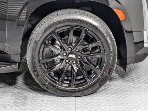 Used 2021 Cadillac Escalade Luxury AWD/4WD image 34
