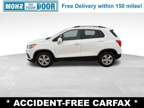 Used 2020 Chevrolet Trax LT w/ LT Convenience Package image 2