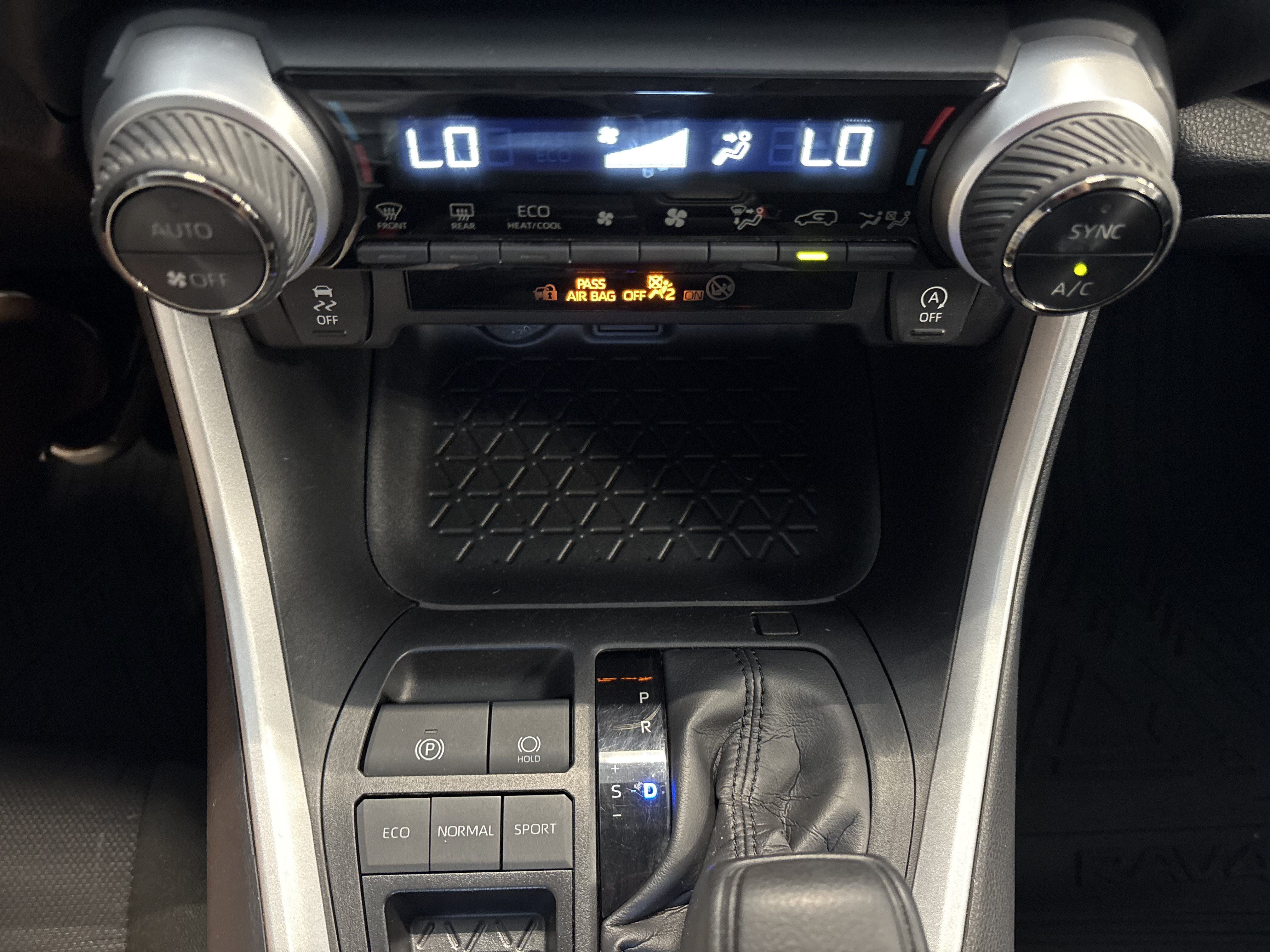 Certified 2025 Toyota RAV4 XLE FWD image 17