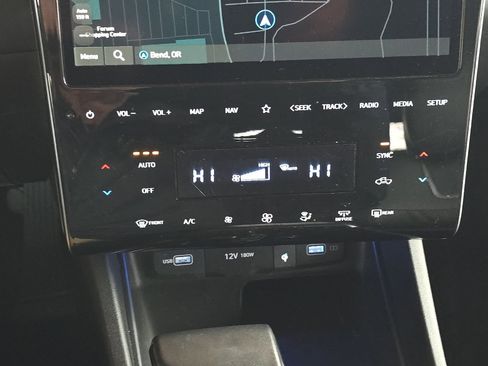 Certified 2024 Hyundai Santa Cruz Limited image 28