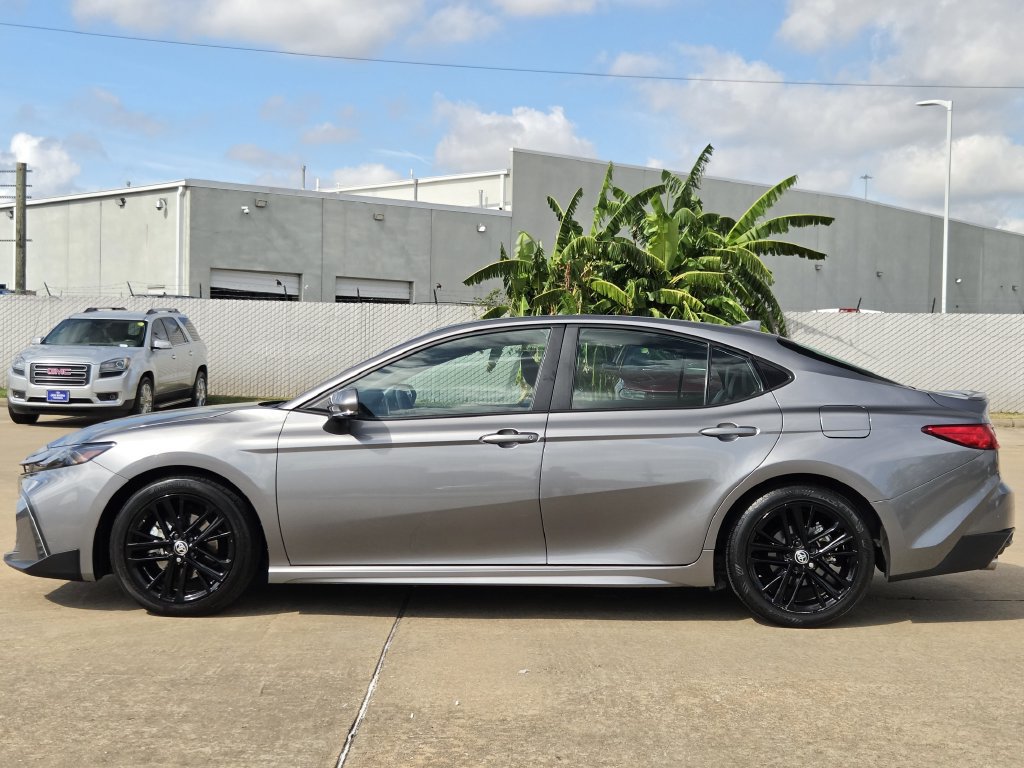 Used 2025 Toyota Camry SE w/ Convenience Package FWD image 6