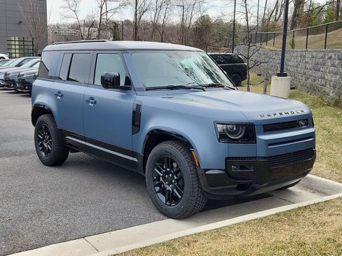 New 2026 Land Rover Defender 110 X-Dynamic SE image 10