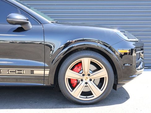 Used 2024 Porsche Cayenne S w/ Premium Package Plus (PP1) AWD/4WD image 11