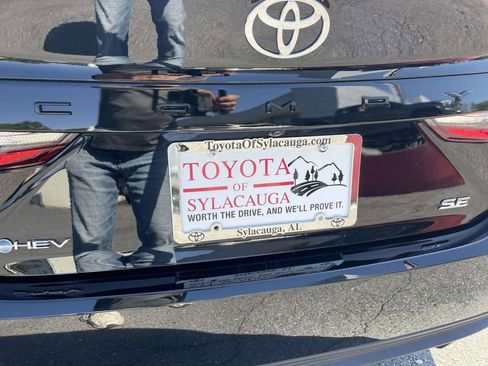 Used 2026 Toyota Camry SE image 9