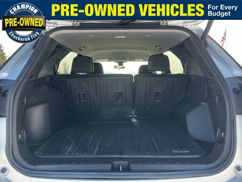 Used 2022 Chevrolet Equinox LT w/ Driver Convenience Package image 17