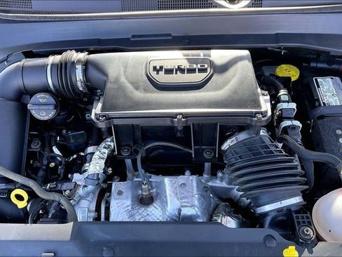 Used 2025 Jeep Compass Limited image 9