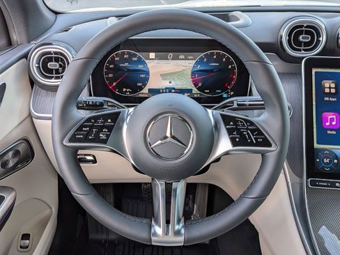 New 2026 Mercedes-Benz GLC 300 4MATIC image 18