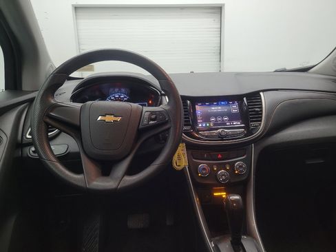 Used 2020 Chevrolet Trax LS FWD image 22