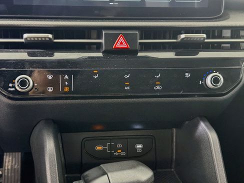 Used 2026 Kia Sportage LX FWD image 22