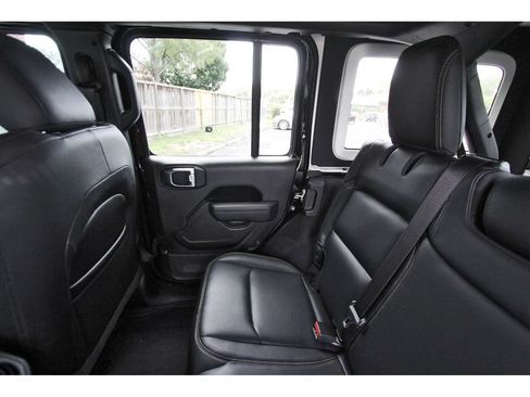 Used 2024 Jeep Wrangler Unlimited Sport AWD/4WD image 12