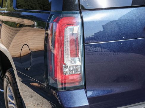 Used 2018 GMC Yukon SLE image 9