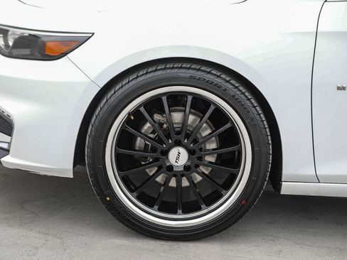 Used 2018 Chevrolet Malibu LT FWD image 10