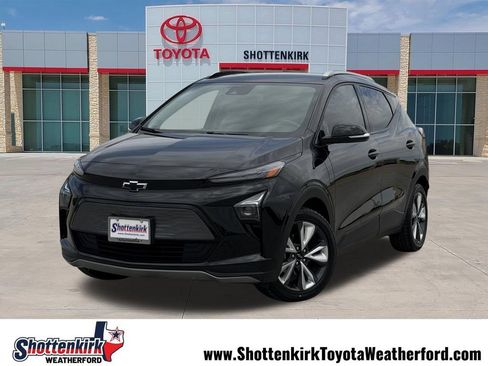 Used 2022 Chevrolet Bolt EUV LT w/ Convenience Package FWD image 1