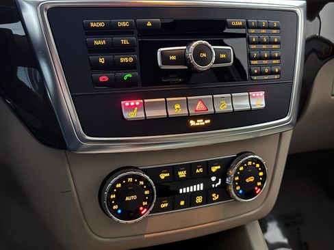 Used 2015 Mercedes-Benz ML 350 4MATIC w/ Premium 1 Package image 35