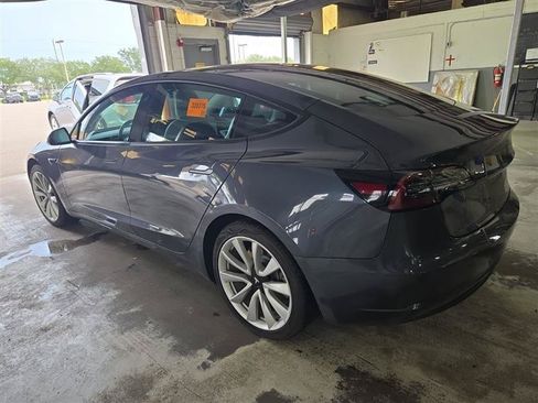 Used 2018 Tesla Model 3 Mid Range RWD image 4