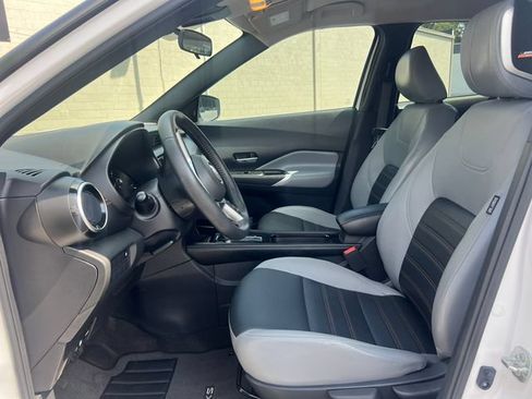 Used 2024 Nissan Kicks SR w/ SR Premium Package FWD image 4
