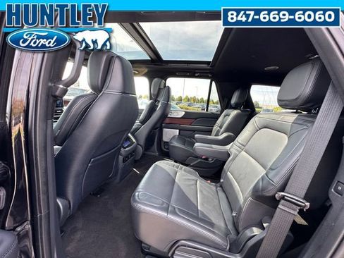 Used 2022 Lincoln Navigator Reserve image 19