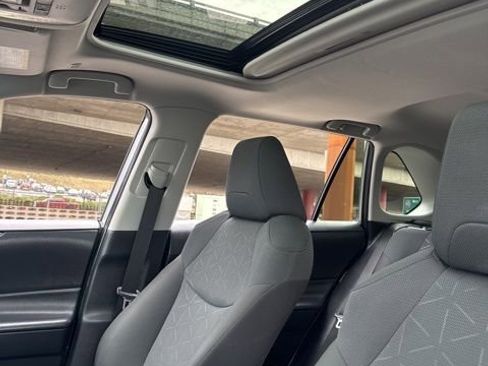 Used 2024 Toyota RAV4 XLE w/ Convenience Package image 28
