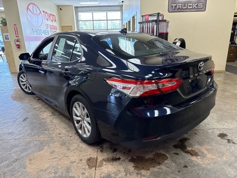 Certified 2020 Toyota Camry LE image 7