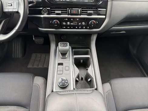 Used 2023 Nissan Pathfinder SV AWD/4WD image 27