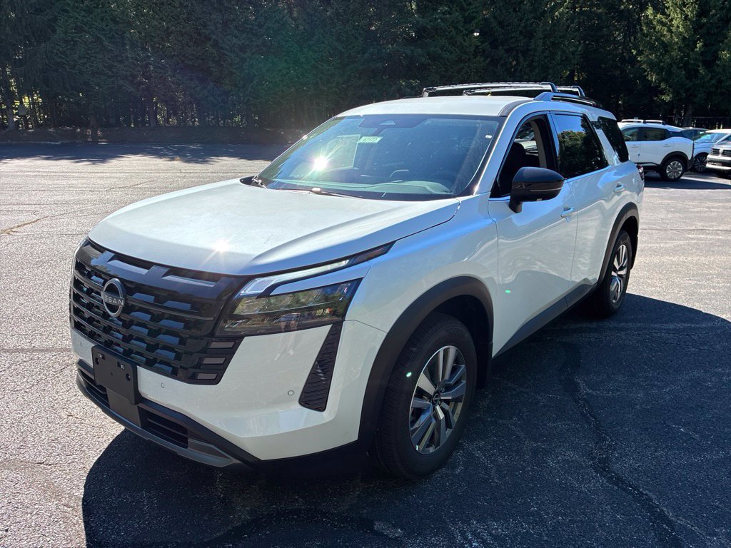 New 2026 Nissan Pathfinder SL AWD/4WD image 3