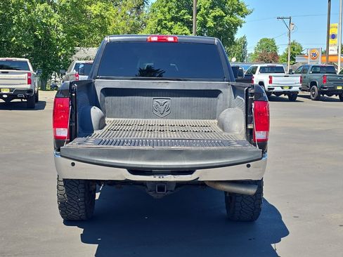 Used 2016 RAM 2500 Tradesman w/ Chrome Appearance Group AWD/4WD image 9