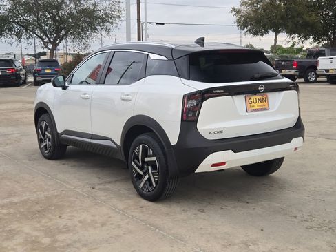 New 2026 Nissan Kicks SV image 5