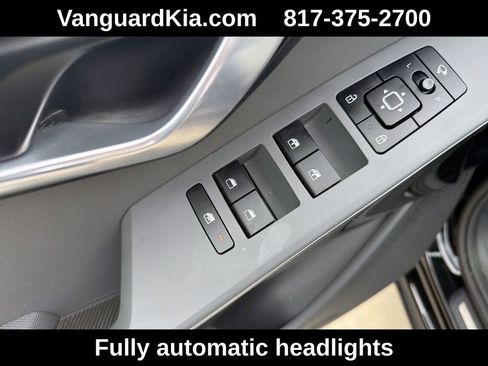 Used 2023 Kia Niro FWD image 17