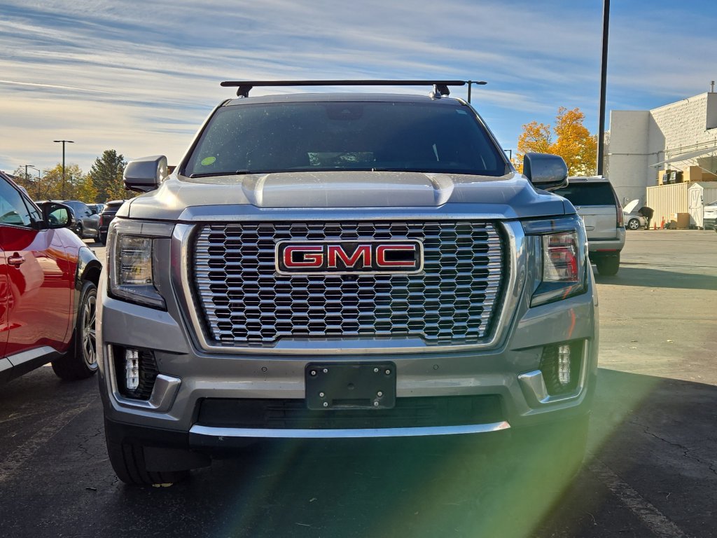Used 2024 GMC Yukon Denali w/ Advanced Technology Package AWD/4WD image 2