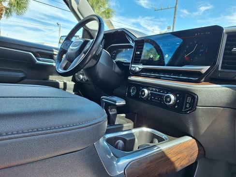 Used 2023 GMC Sierra 1500 SLT w/ SLT Premium Package image 26