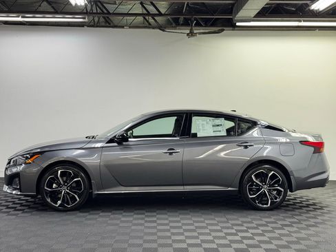 New 2026 Nissan Altima 2.5 SR AWD/4WD image 3