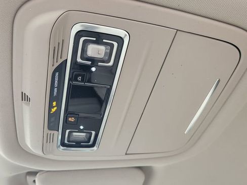 Used 2024 Lincoln Nautilus Premier image 25