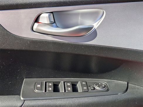 Used 2024 Kia Forte LXS image 13