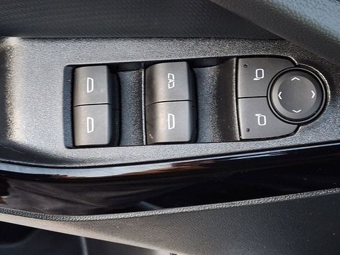 Used 2025 Chevrolet Equinox LT w/ Convenience Package II image 28