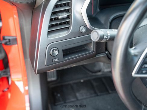 Used 2019 Chevrolet Corvette Stingray Coupe w/ Carbon Flash Badge Package image 38