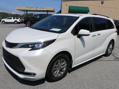 Used 2024 Toyota Sienna XLE w/ XLE Plus Package