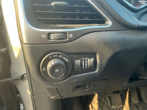 Used 2020 Jeep Cherokee Latitude Plus w/ Cold Weather Group image 14