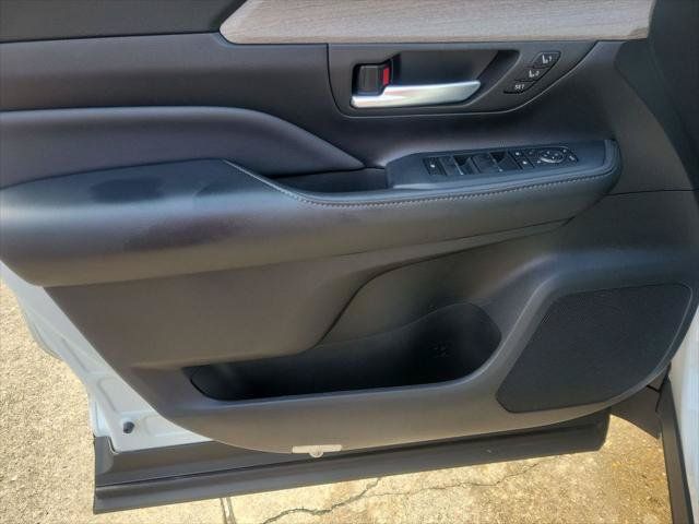 Certified 2024 Toyota Grand Highlander AWD Hybrid image 11
