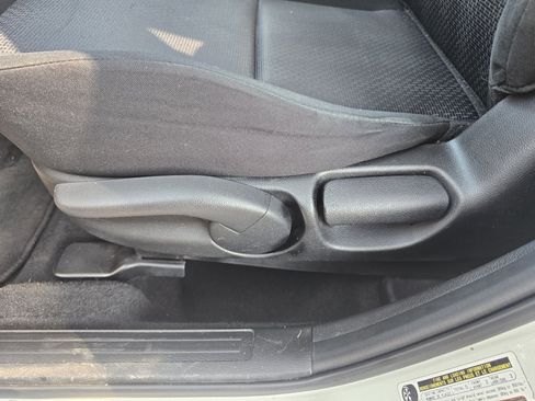 Used 2010 MAZDA MAZDA3 i Touring FWD image 13