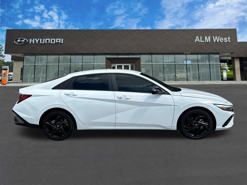 Used 2026 Hyundai Elantra Sport FWD image 4