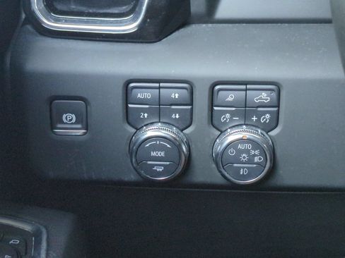 Used 2025 GMC Sierra 1500 Denali w/ Denali Carbonpro Edition AWD/4WD image 41