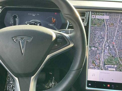 Used 2017 Tesla Model S 75 image 40