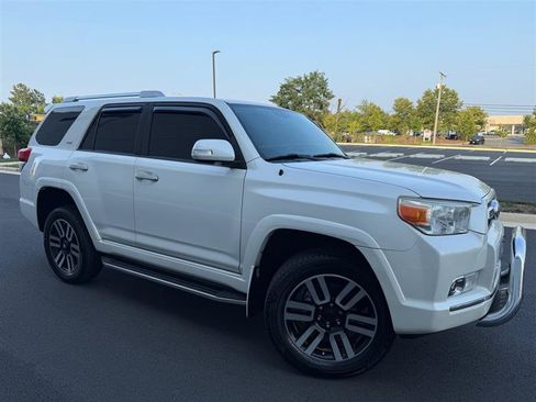 Used 2011 Toyota 4Runner SR5 AWD/4WD image 11