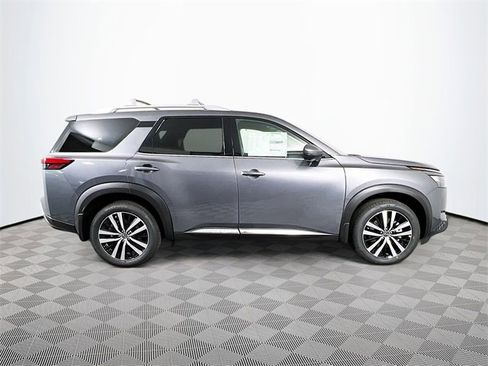 New 2025 Nissan Pathfinder Platinum w/ Black Appearance Package AWD/4WD image 35