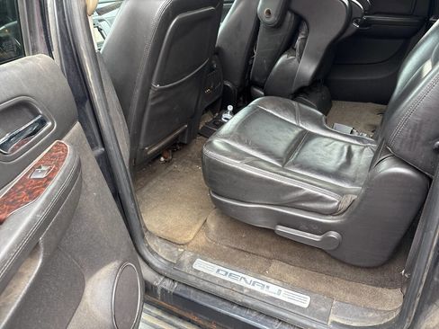 Used 2009 GMC Yukon XL Denali image 7
