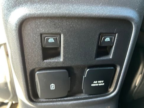 Used 2023 Ford Bronco Black Diamond image 39