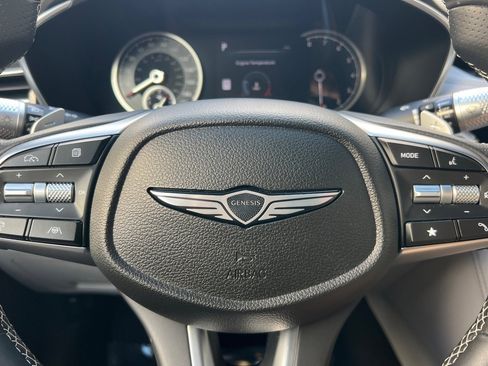 Used 2025 Genesis G70 2.5T image 24