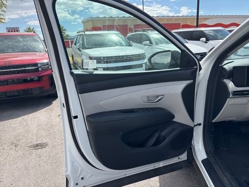 Used 2025 Hyundai Tucson SEL image 21