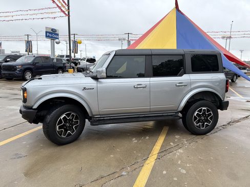 Used 2024 Ford Bronco Outer Banks AWD/4WD image 9